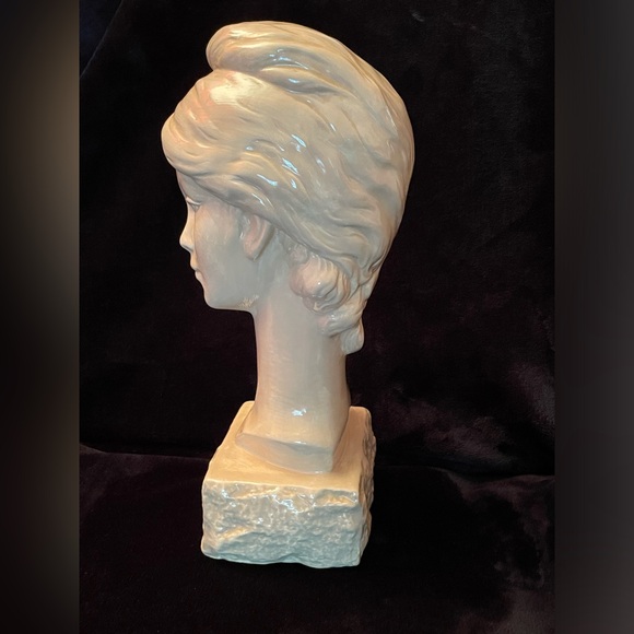 Rare Vintage 1979 Large Ceramic Female Bust - Picture 2 of 6